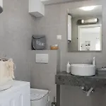 Domus דירה *