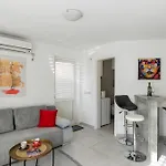 דירה Domus *