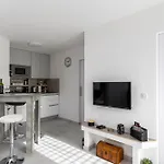 Domus דירה *