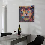 Domus דירה *
