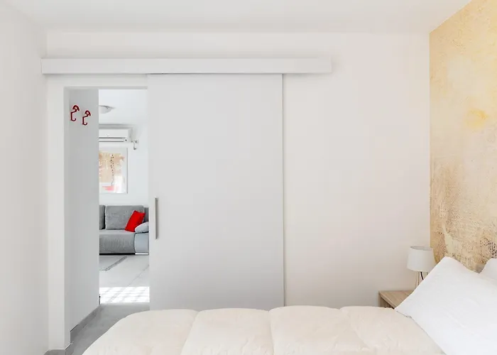 Domus *